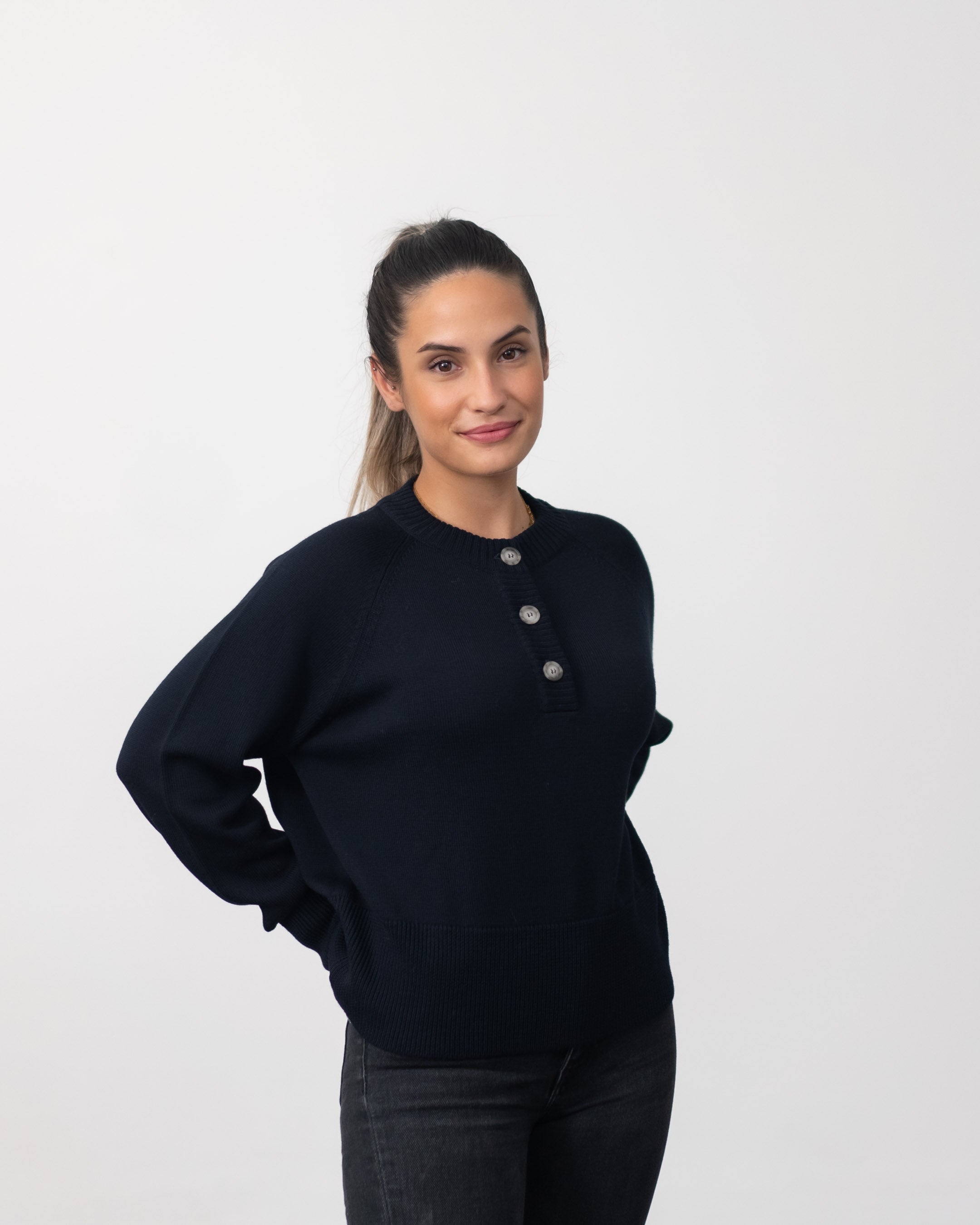 Sweater mit Knopfleiste