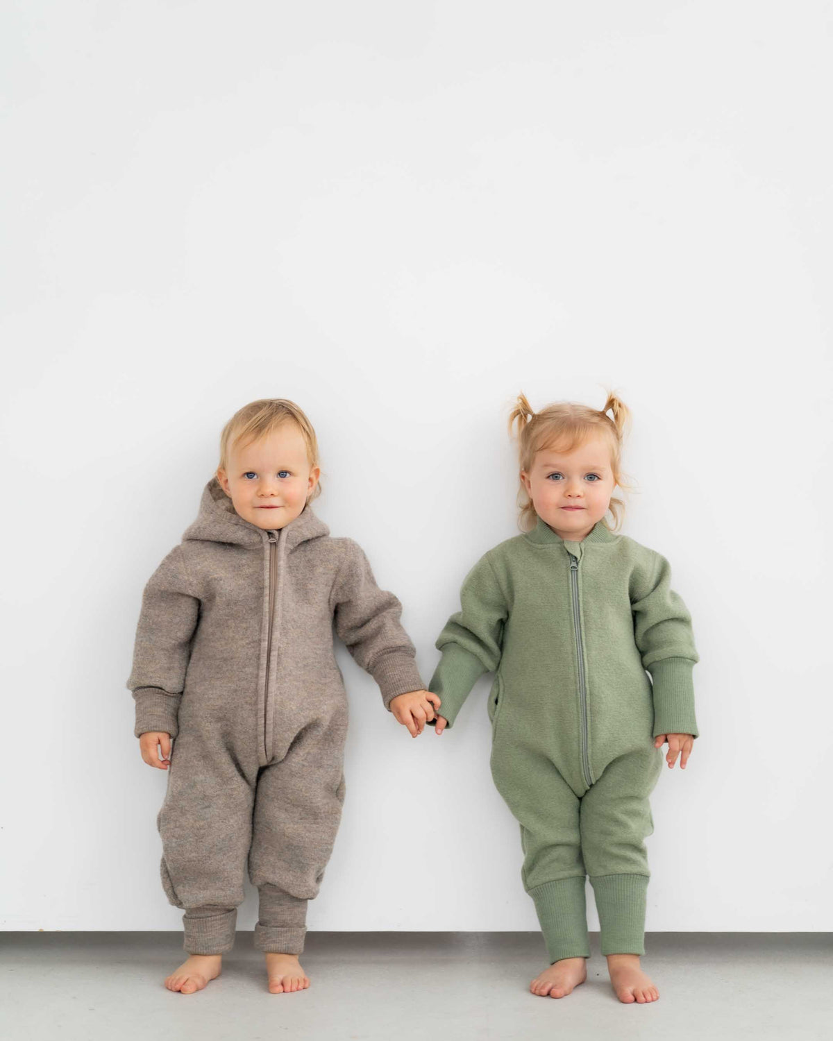 Overall aus Wollwalk mit Teddy-Kapuze und Bündchen | Baby & Kinder