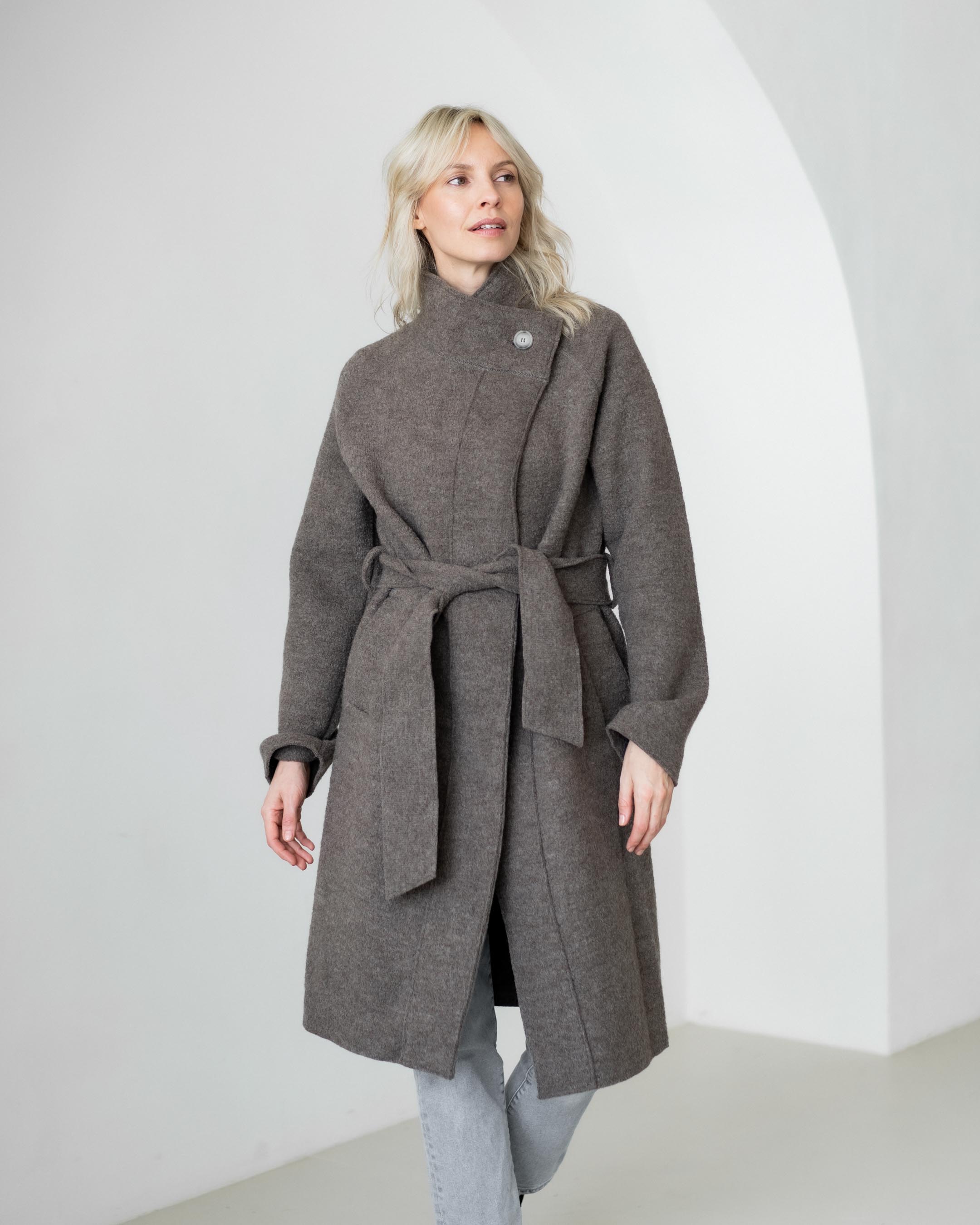 Felted coat with waist belt and button