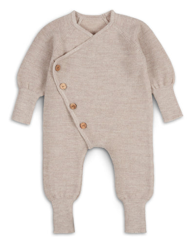 Feinstrick Overall mit Olivenholzknöpfen