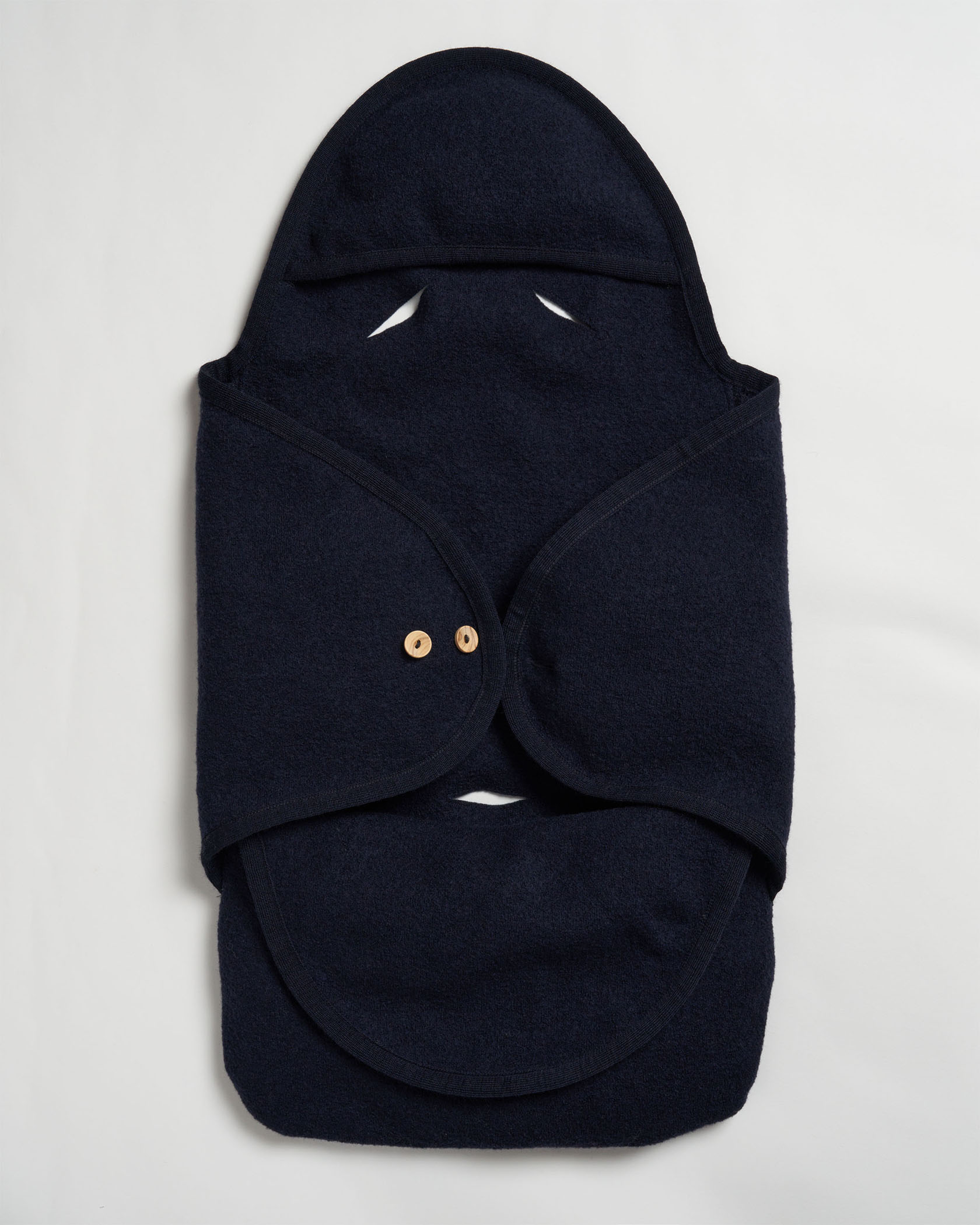 Babyschalen decke aus walk in Marine – zugeklappte Frontansicht 