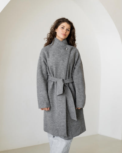 Felted coat with waist belt and button