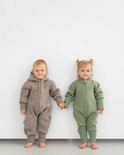 Overall aus Wollwalk mit Teddy-Kapuze und Bündchen | Baby & Kinder