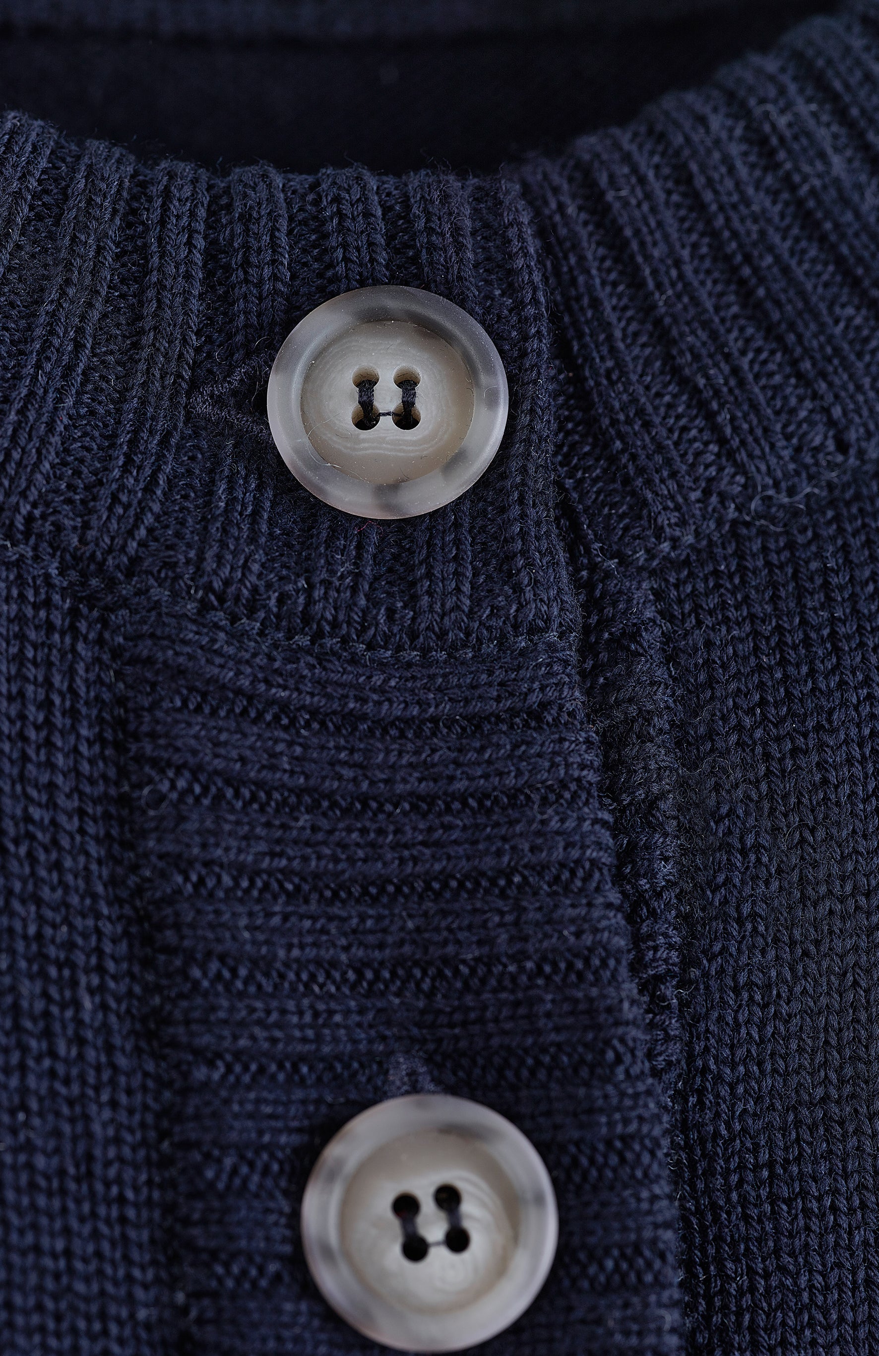 Sweater mit Knopfleiste