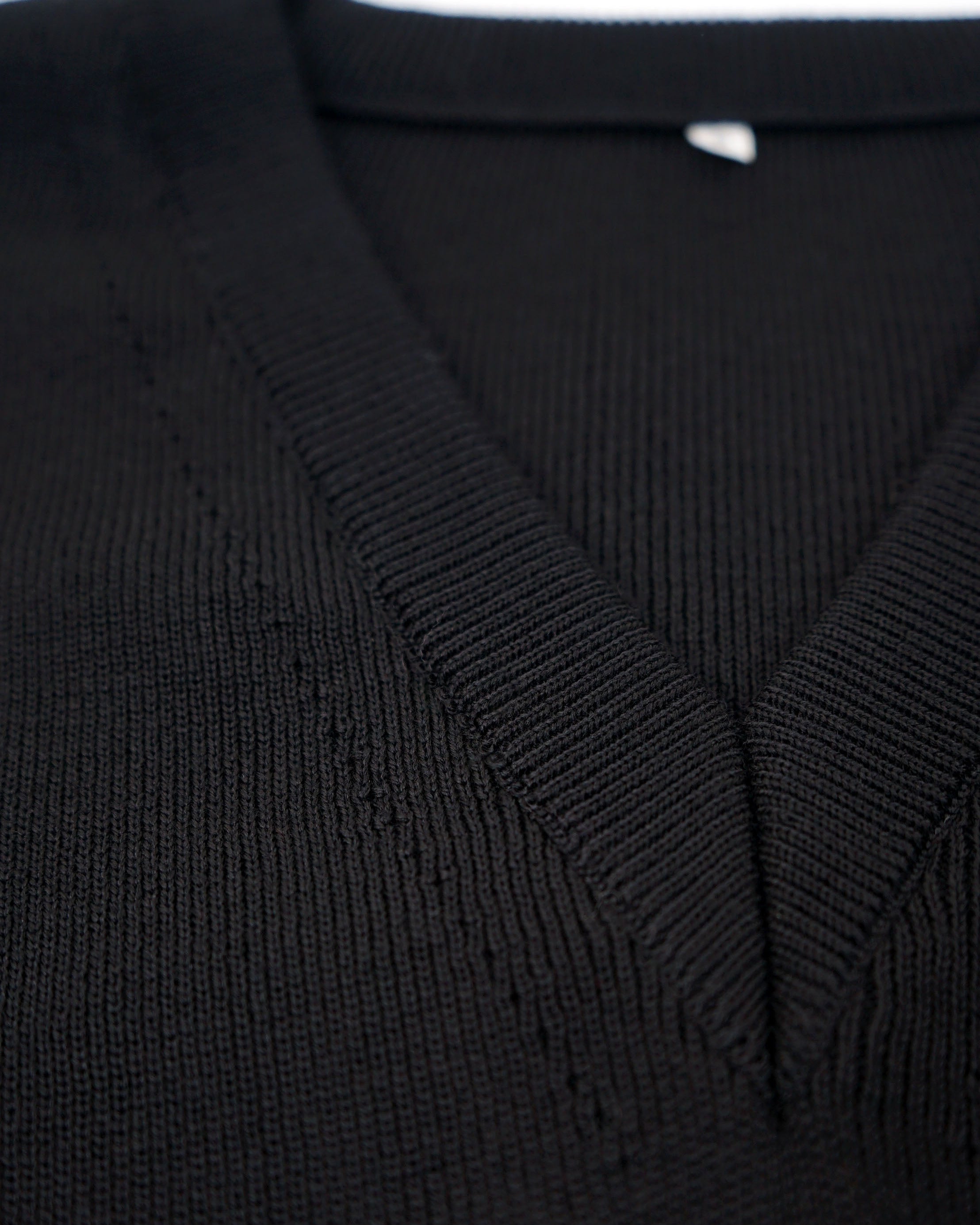 fest gestrickter V-Neck Sweater