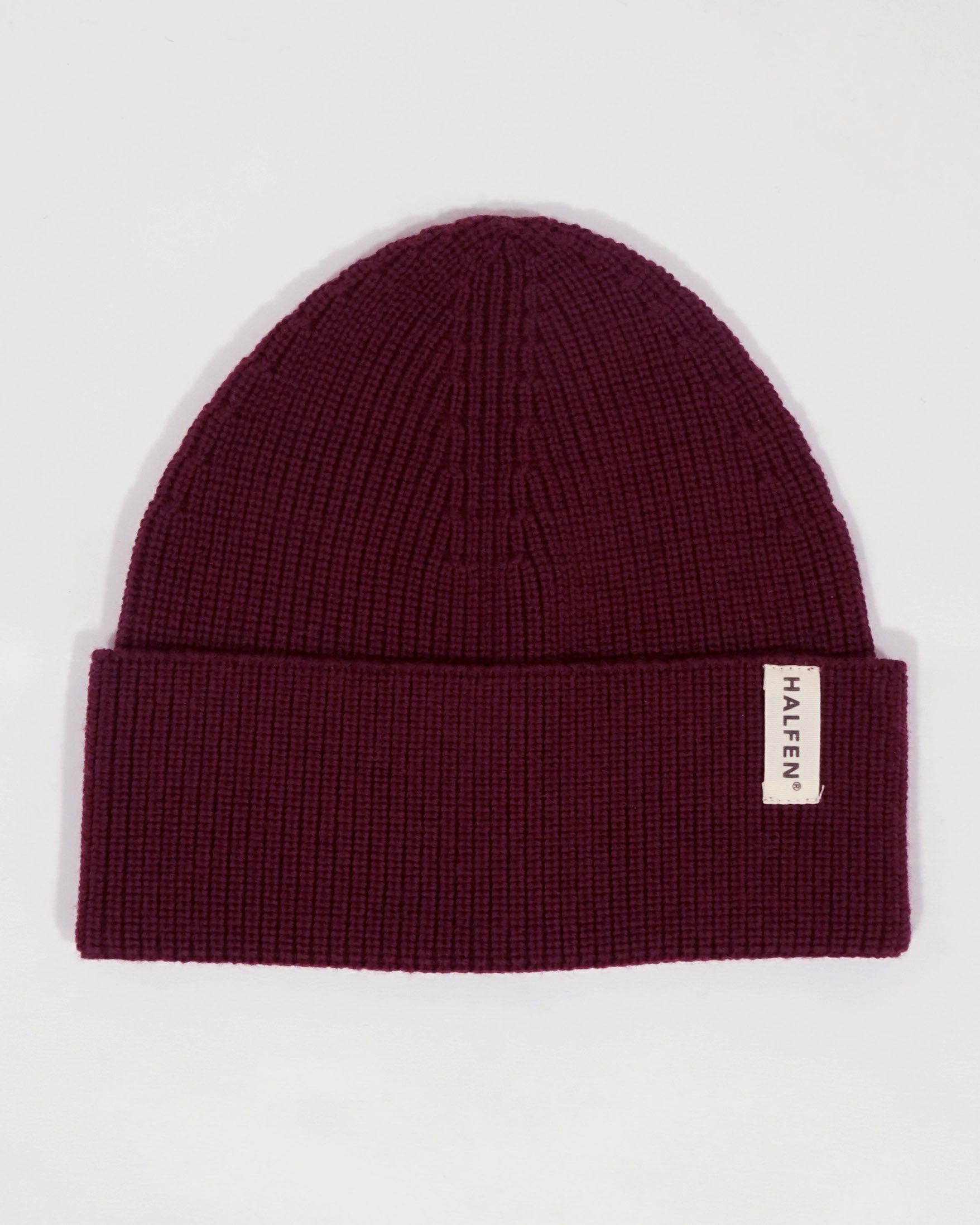 Beanie aus Merinowolle in Cherry – Frontansicht 