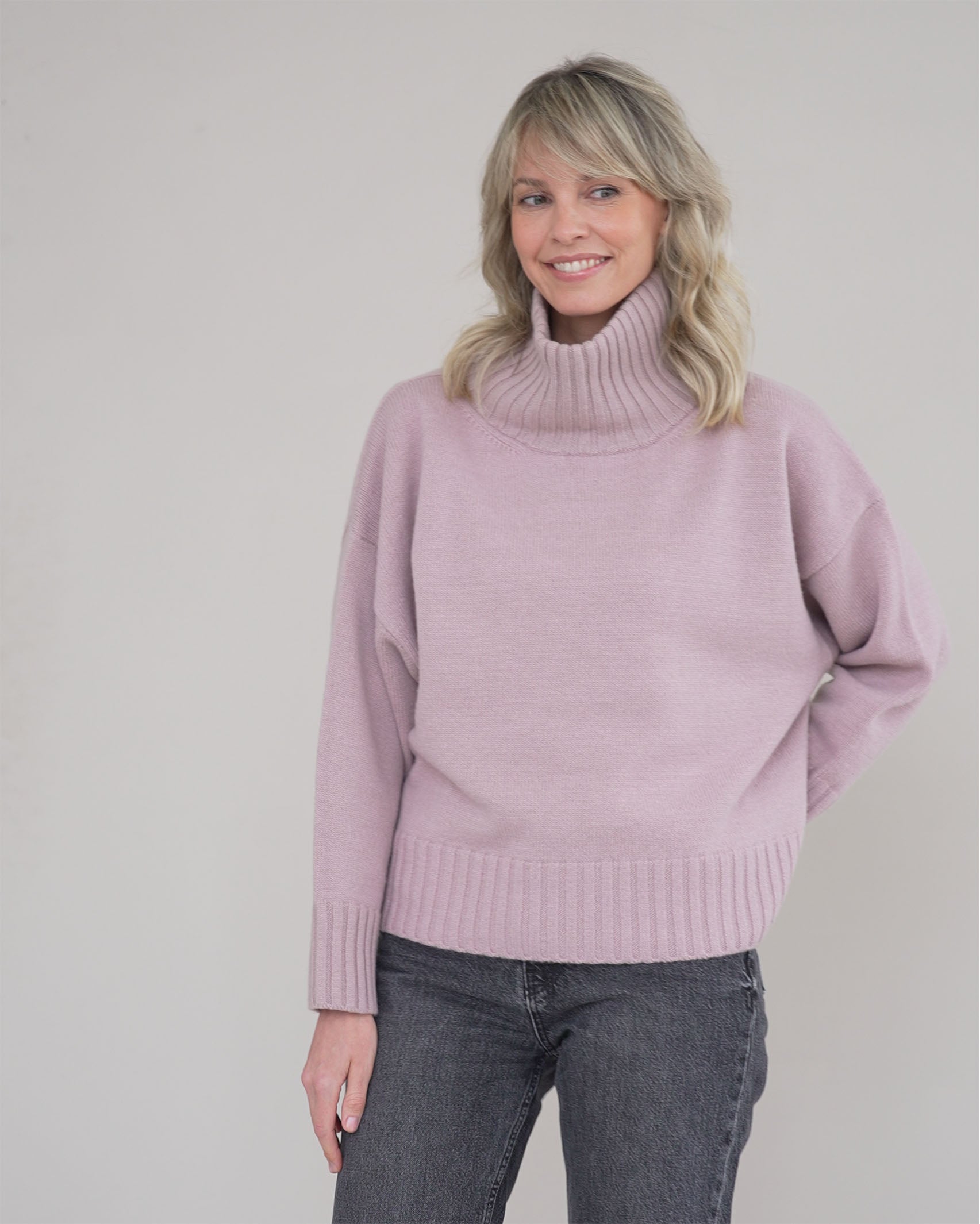 Oversized Sweater mit Stehkragen