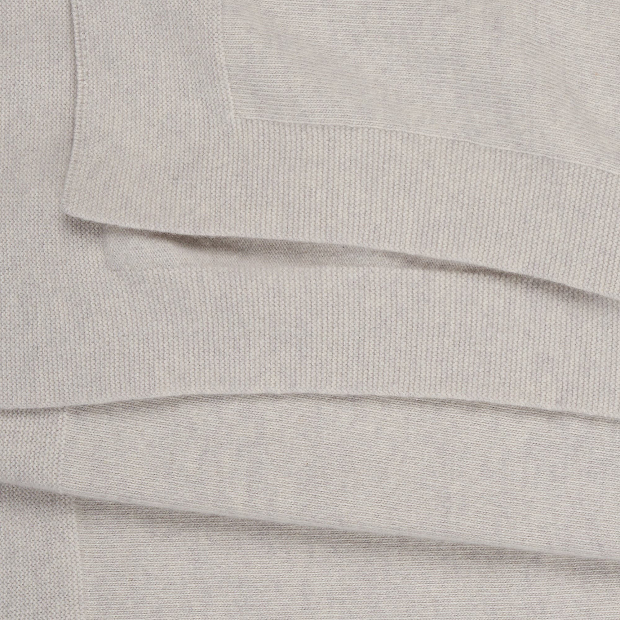 Babydecke aus Schurwolle in Creme im Detail