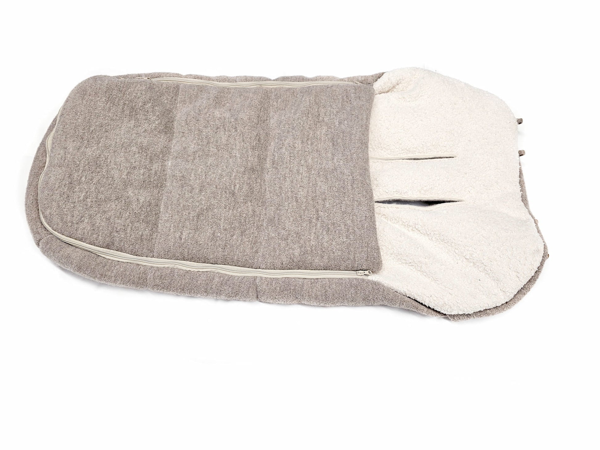 Baby Fußsack aus Wollwalk in Greige - Frontansicht von Halfen