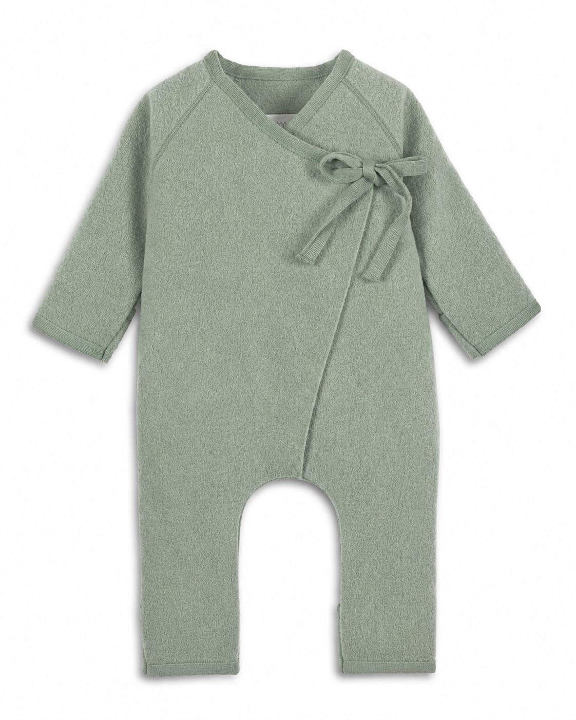 K1F30 Bindeoverall aus Walk in Sage – weicher Babyoverall mit Wickelverschluss und Bindeband aus hochwertigem Wollwalk in natürlicher Salbeigrün-Nuance