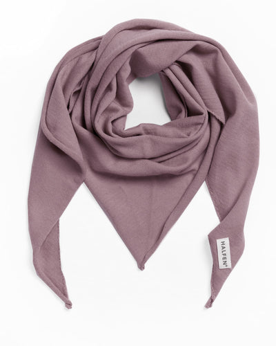 Dreiecksschal für Kinder aus Merinowolle in Mauve – Frontansicht