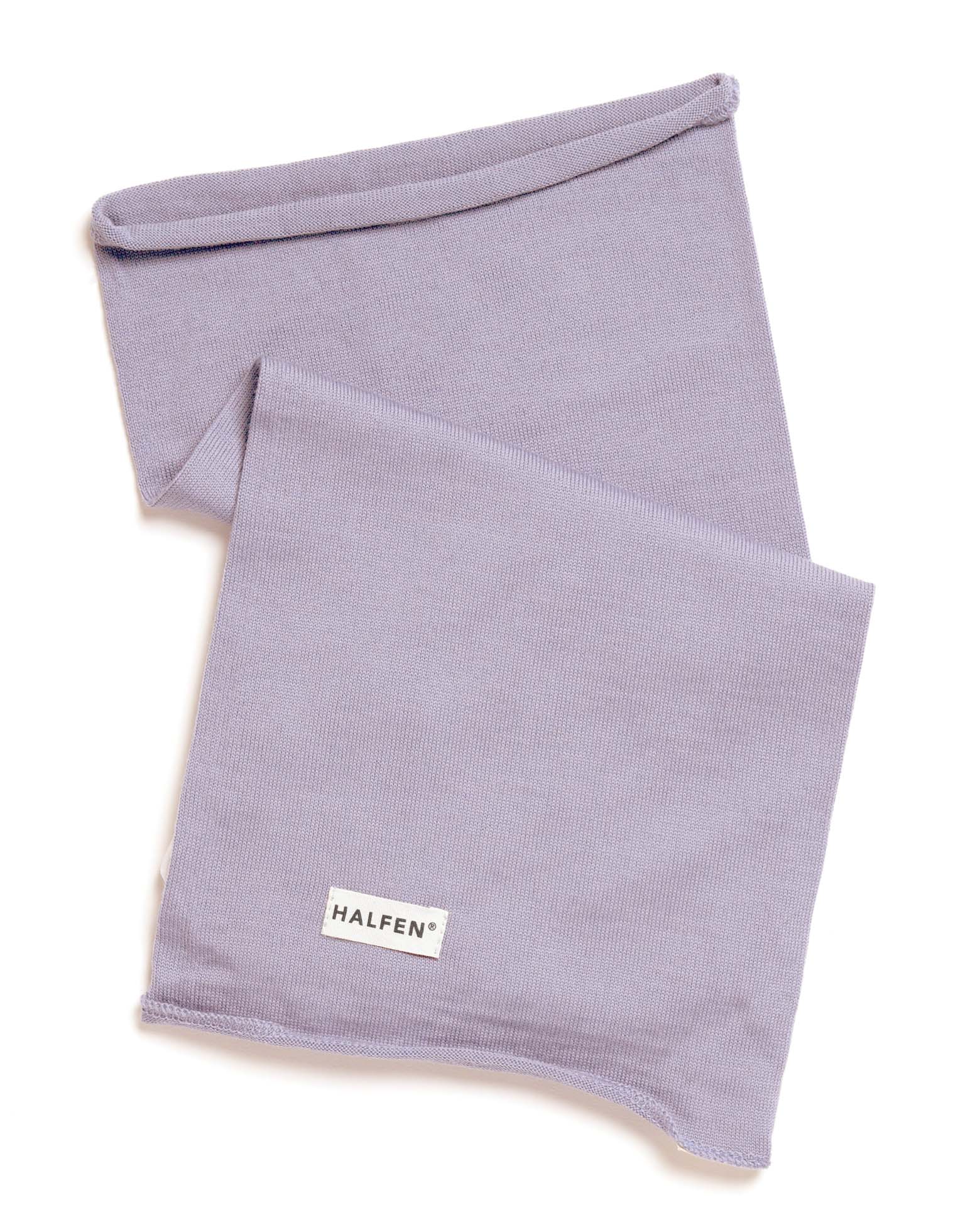 Loop Kinder Schal aus Merinowolle in Flieder – gefaltet