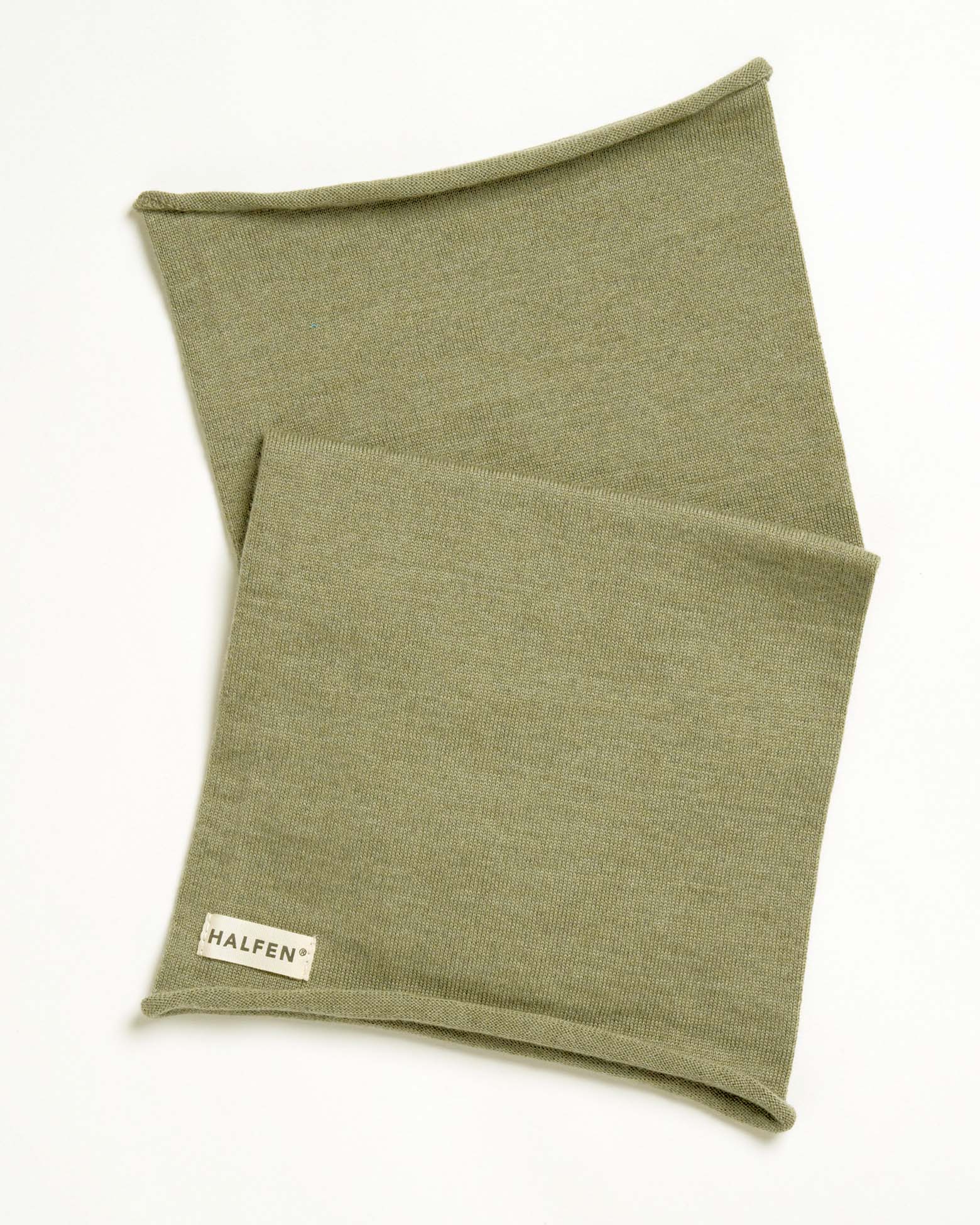 Loop Kinder Schal aus Merinowolle in Forrest – gefaltet