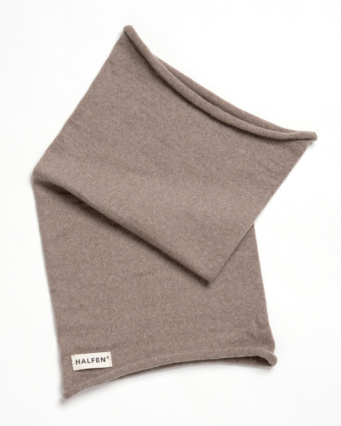 Loop Kinder Schal aus Merinowolle in Nuss – gefaltet