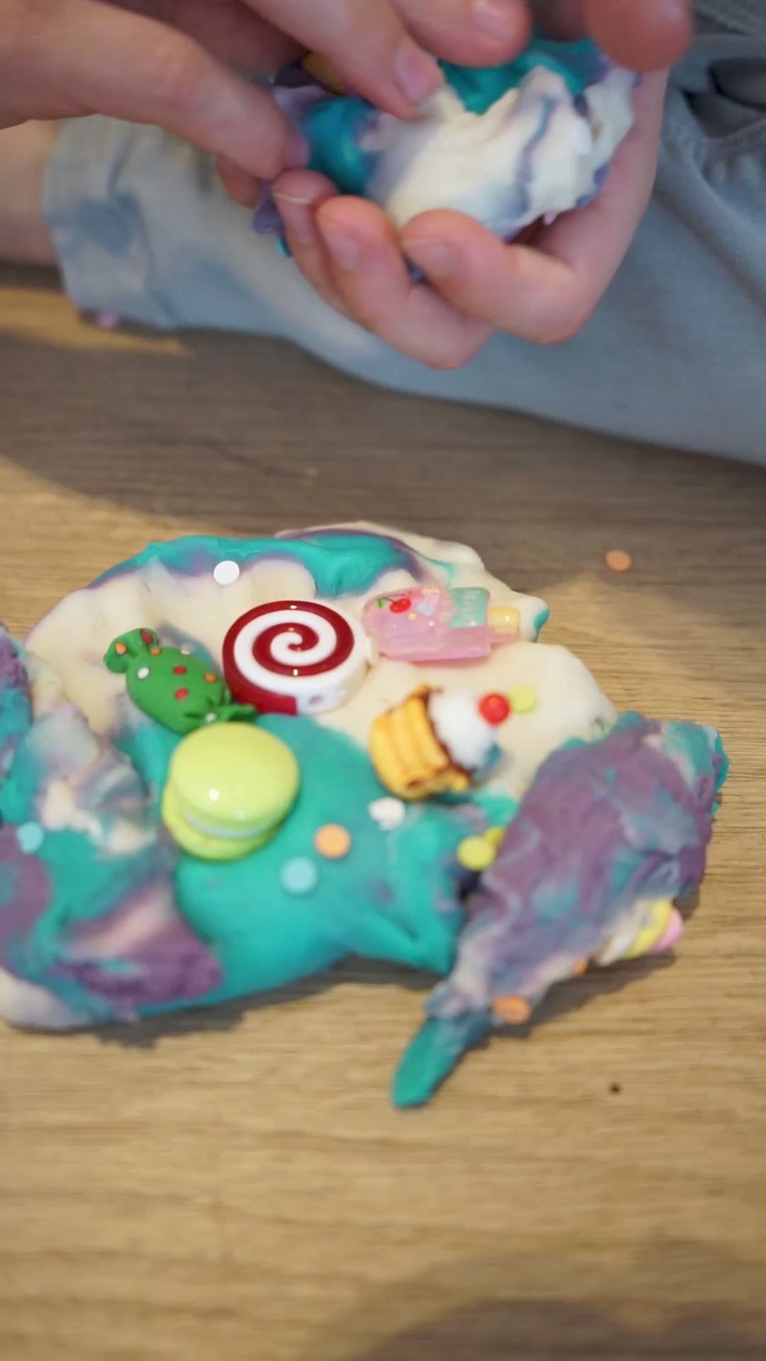 Load video: Modeling Clay with Toy "Birthday Party" Surprise Cup