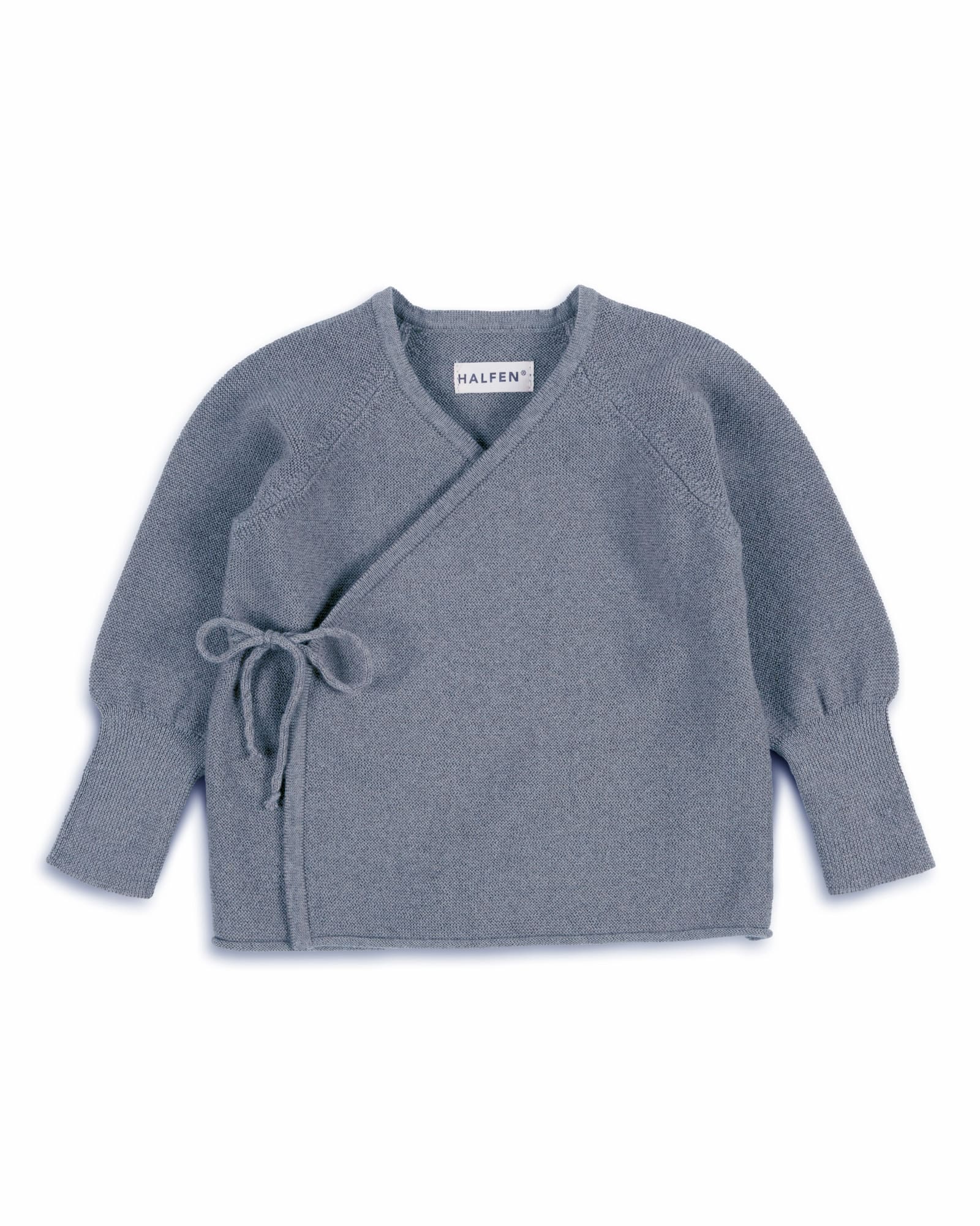 Schlüttli Wickeljacke aus Merinowolle in Rauchblau für Babys
