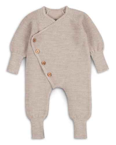 Feinstrick Overall mit Olivenholzknöpfen