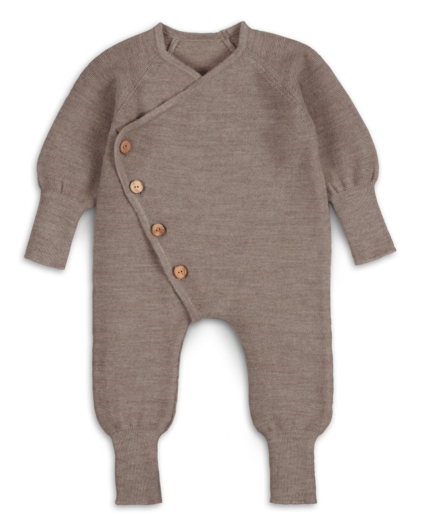 Strickoverall für Babys aus Merinowolle in Nuss – Frontansicht 
