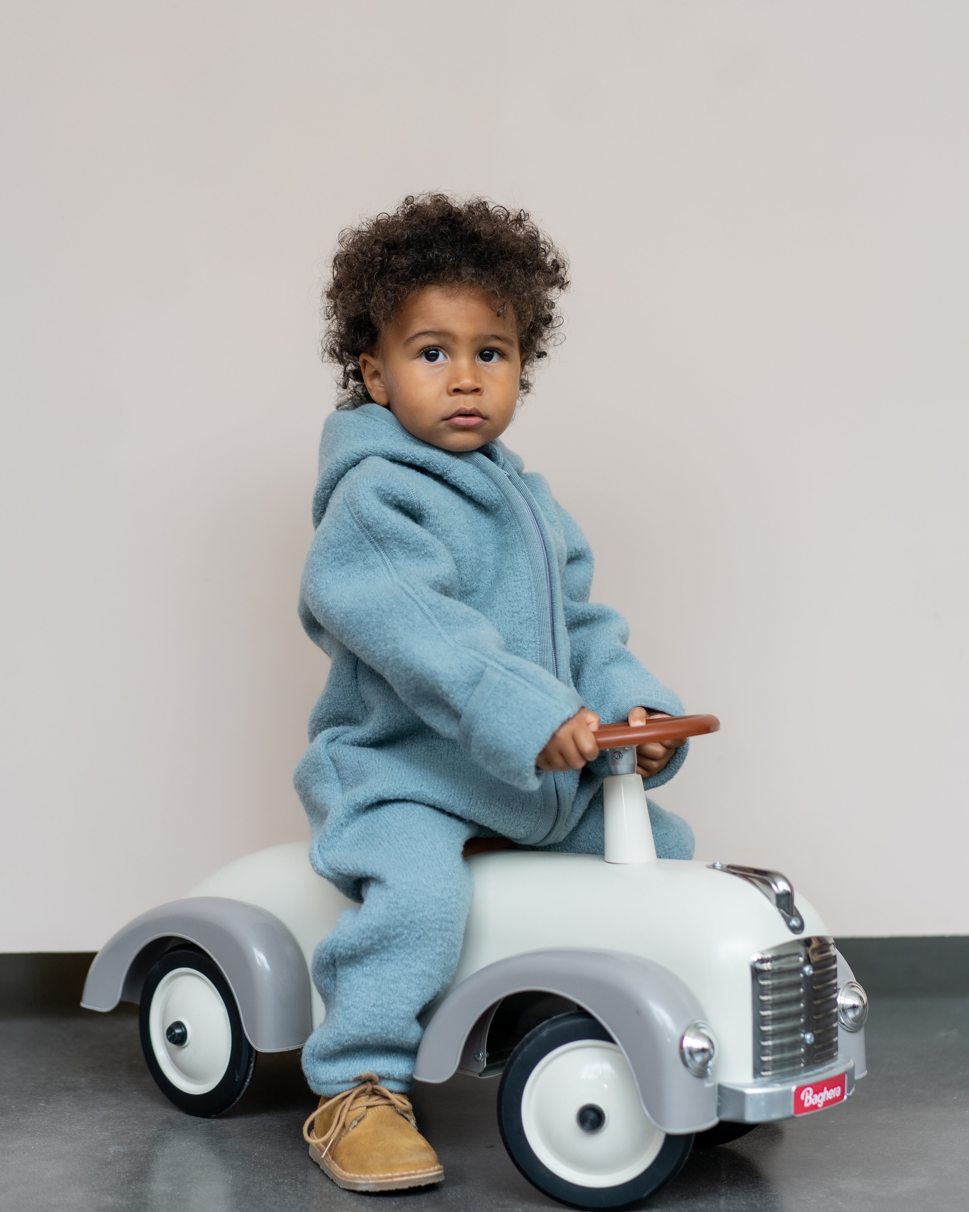 k1W10 rauchblau auf Auto angezogen